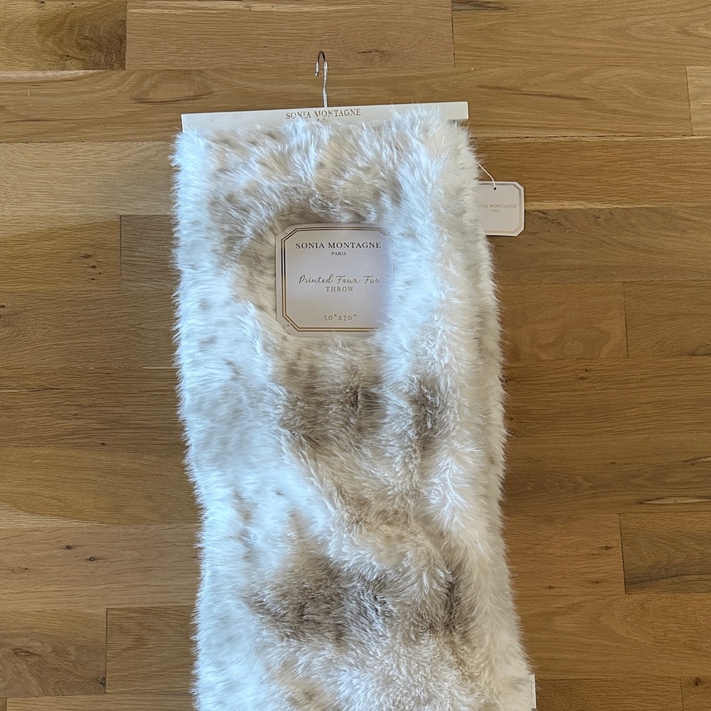 Sonia Montagne Faux Fur Throw